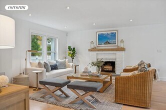 32 Eastville Ave in Sag Harbor, NY - Foto de edificio - Building Photo