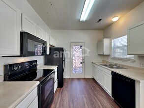 9032 Little Hampton Pl in Charlotte, NC - Foto de edificio - Building Photo