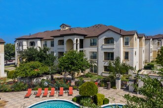 Bridge at Tech Ridge in Austin, TX - Foto de edificio - Building Photo