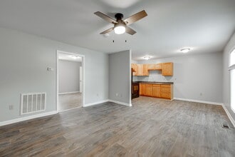 800 Lullwater Rd in Chattanooga, TN - Building Photo - Building Photo