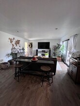 1676 Maple Ave, Unit 27 in Solvang, CA - Building Photo - Building Photo