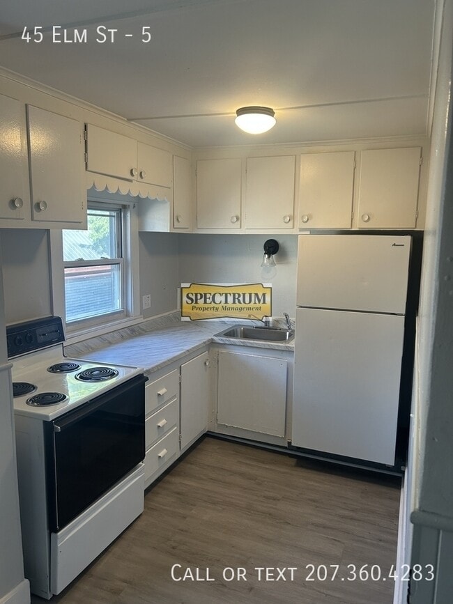 45 Elm St in Waterville, ME - Building Photo - Building Photo