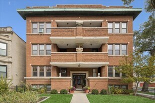 5904 W Midway Park in Chicago, IL - Building Photo