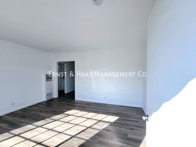 1027 E 7th St-Unit -01 in Long Beach, CA - Building Photo - Building Photo