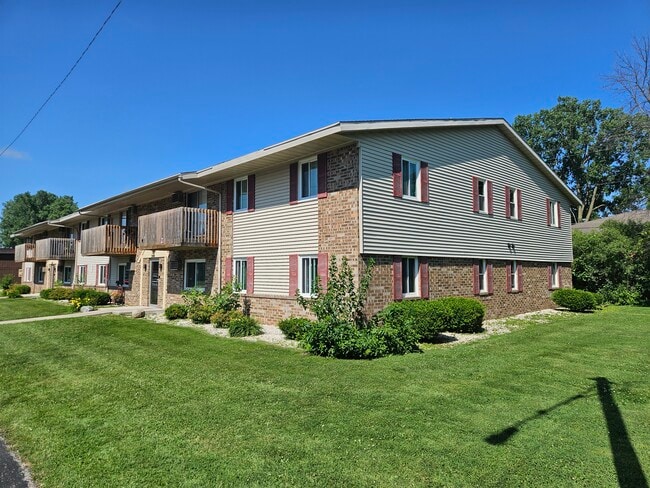 Wilson Heights in Menasha, WI - Building Photo - Building Photo