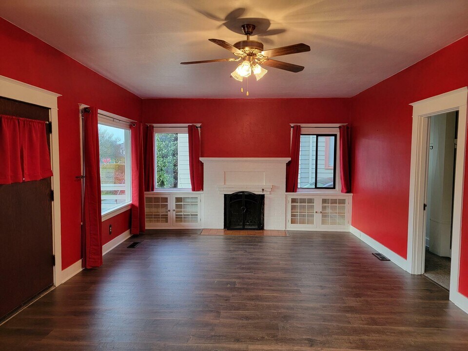 3709 Hoyt Ave in Everett, WA - Building Photo