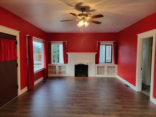 property at 3709 Hoyt Ave