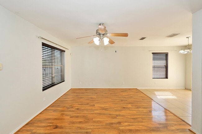 1932 Denmark Ln in Laredo, TX - Building Photo - Building Photo