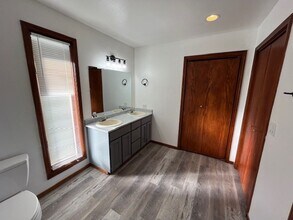 Renovated 3 bed 1.5 bath. Modern Finishes in Seattle, WA - Foto de edificio - Interior Photo