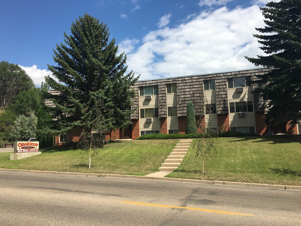 Cedarwood MSU in Minot, ND - Building Photo