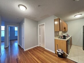 32 Main St, Unit 3C in Hudson, MA - Building Photo - Building Photo
