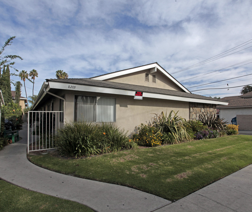 8205 Larson Ave in Garden Grove, CA - Building Photo