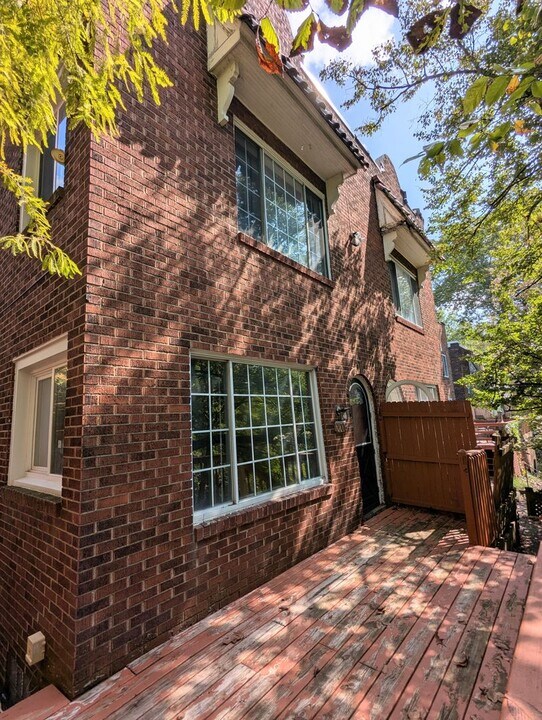 3006 Marshall Rd in Pittsburgh, PA - Building Photo