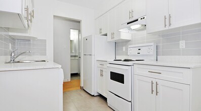 The Royale in Vancouver, BC - Building Photo - Building Photo