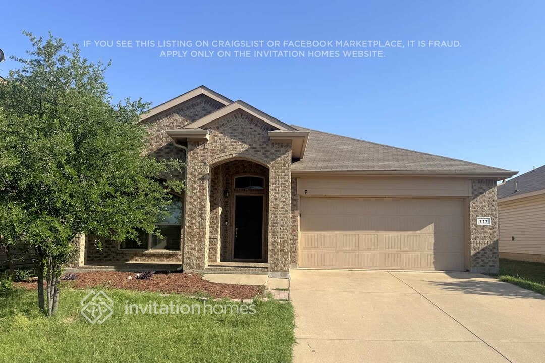 717 Santa Rosa Dr in Haslet, TX - Building Photo
