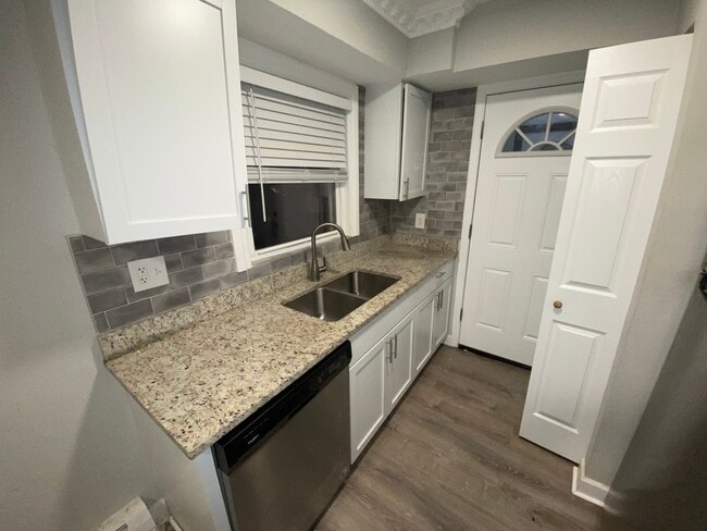 1324 W Sherwin Ave, Unit 1B in Chicago, IL - Foto de edificio - Building Photo