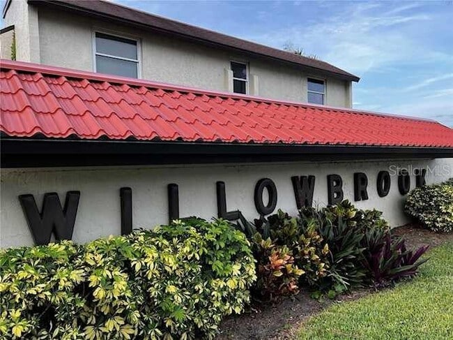 property at 1100 E Bay Dr
