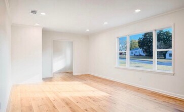 2112 Woodmont Dr SE in Decatur, AL - Building Photo - Building Photo