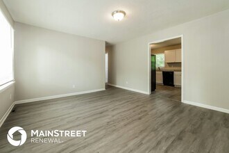 17228 Cerrito Dr in Belton, MO - Foto de edificio - Building Photo