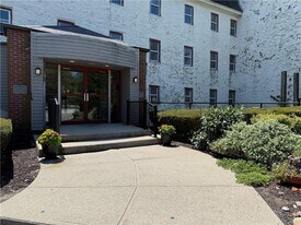 494 Woonasquatucket Ave in North Providence, RI - Building Photo