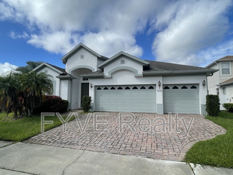 7296 Vista Park Blvd in Orlando, FL - Building Photo