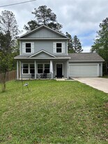 15888 Chestnut Dr in Montgomery, TX - Building Photo