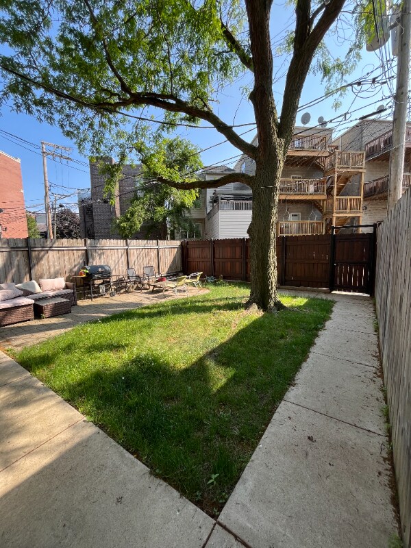 1320 N Wicker Park Ave