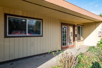 Oakvilla in Independence, OR - Foto de edificio - Building Photo