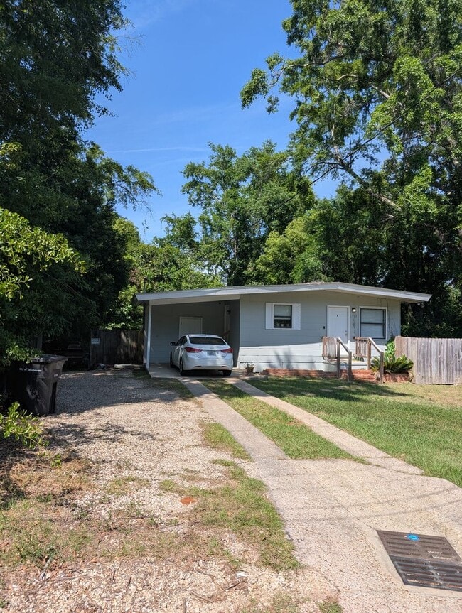 1513 Atkamire Dr in Tallahassee, FL - Building Photo - Building Photo