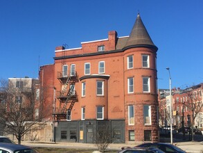 2200 Eutaw Pl in Baltimore, MD - Building Photo - Building Photo