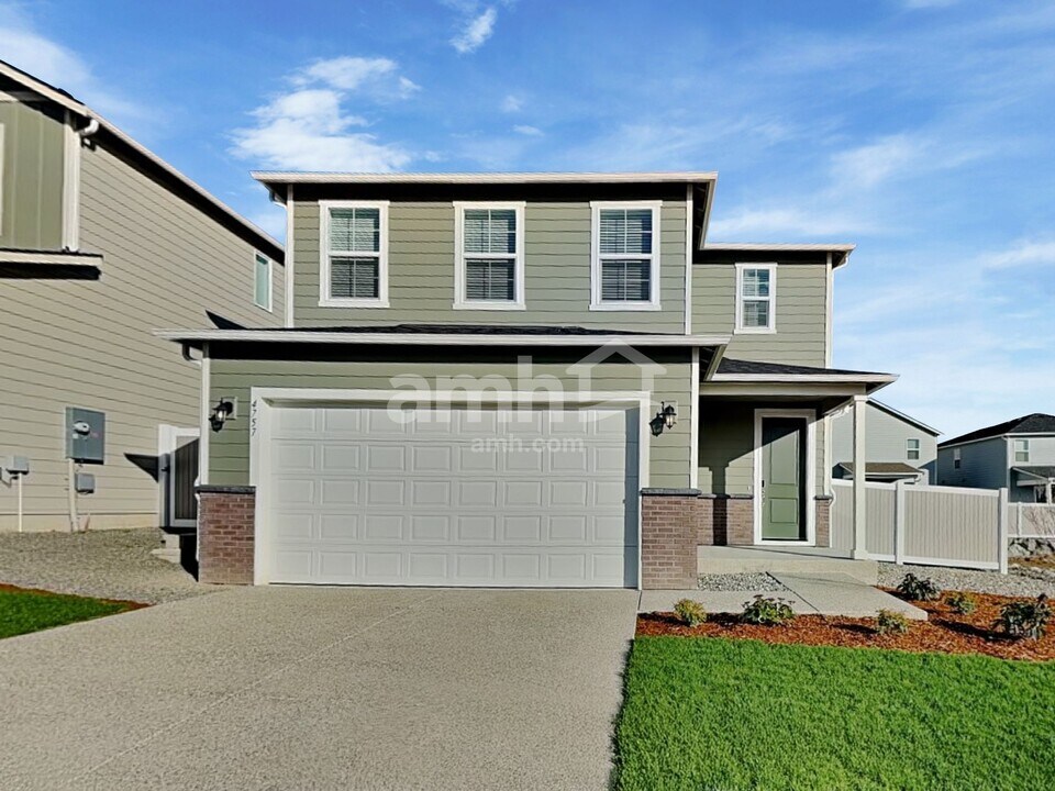 4757 85th Ave NE in Marysville, WA - Building Photo