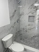 16518 NE 26th Ave in North Miami Beach, FL - Building Photo - Building Photo