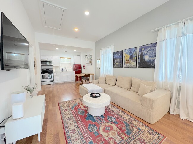 2108 Burroughs St in Savannah, GA - Building Photo - Building Photo