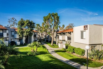 SYCAMORE LANE APARTMENT HOMES in Mission Viejo, CA - Building Photo - Building Photo