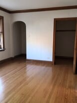 1852 Grove Ave, Unit 1B in Berwyn, IL - Building Photo