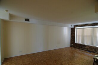 7243 N Western Ave in Chicago, IL - Building Photo - Building Photo
