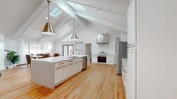 property at 802 Larchmont Rd