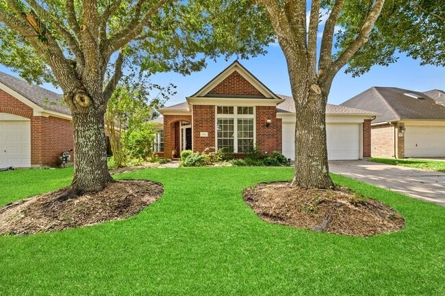 3702 Glenhill Dr in Pearland, TX - Building Photo - Building Photo