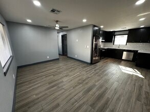 2701 SW 65th St in Oklahoma City, OK - Foto de edificio - Building Photo