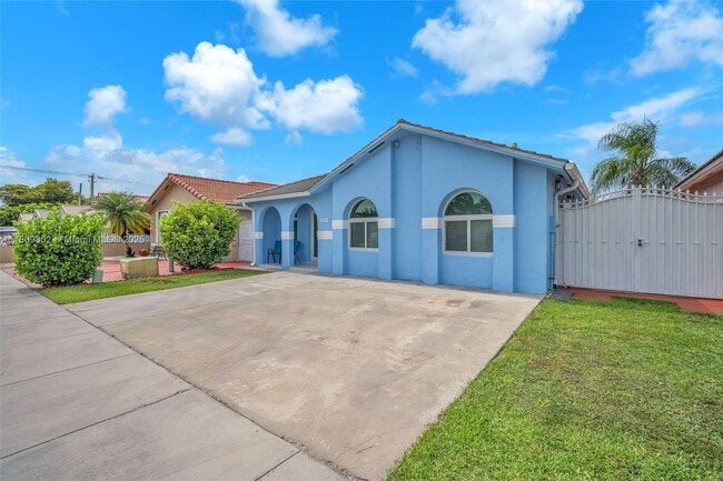 2767 W 69th Terrace in Hialeah, FL - Building Photo - Building Photo