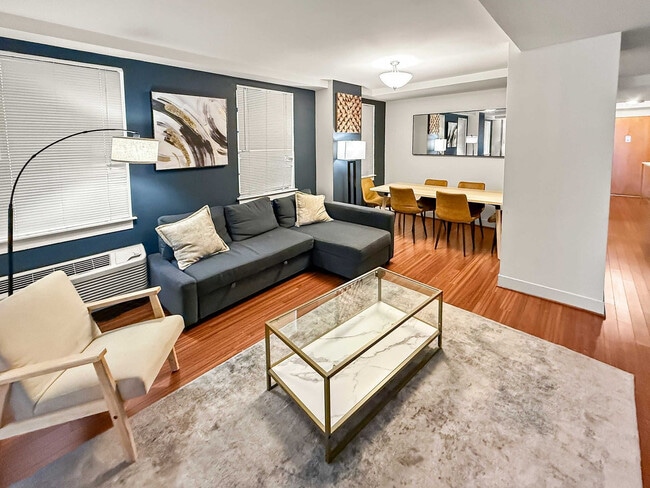 111-23 N 15th St in Philadelphia, PA - Foto de edificio - Building Photo