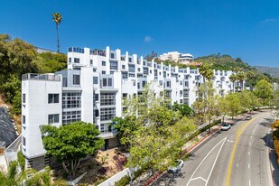 171 N Church Ln in Los Angeles, CA - Building Photo