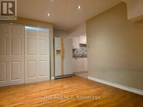 485 Brimorton Dr in Toronto, ON - Building Photo - Building Photo
