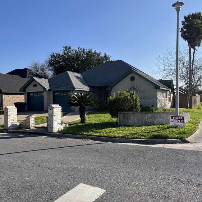 400 E Shasta Ave in McAllen, TX - Building Photo - Building Photo