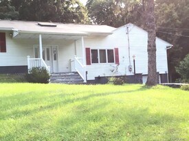 10 Fenwood Dr in Pawling, NY - Building Photo