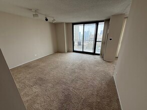 10 E Ontario St, Unit 3107 in Chicago, IL - Foto de edificio - Building Photo