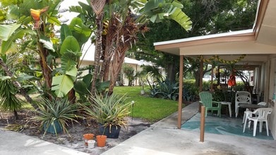 Sea Gull Apartments in Indian Rocks Beach, FL - Foto de edificio - Building Photo