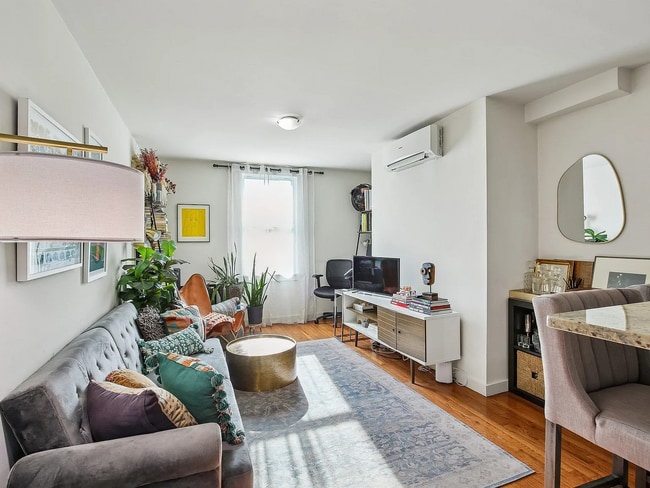 324 4th St, Unit 3 in Jersey City, NJ - Building Photo - Building Photo