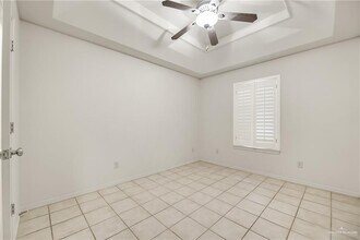 15 Quamasia Ave in McAllen, TX - Building Photo - Building Photo