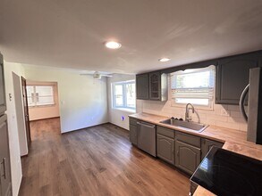 6998 Doran Dr in Columbus, OH - Building Photo - Building Photo